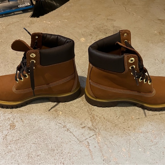 Timberland Boots - Picture 2 of 3